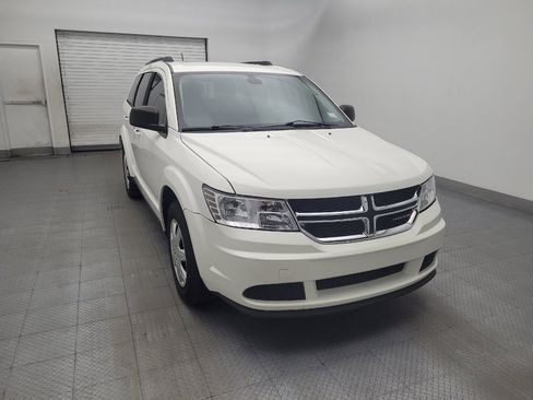 Used 2019 Dodge Journey SE FWD image 14