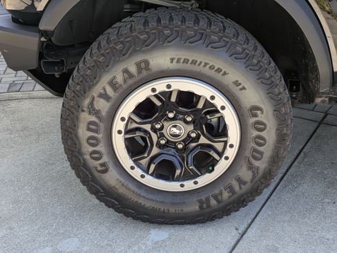 Used 2024 Ford Bronco Outer Banks w/ Sasquatch Package AWD/4WD image 10
