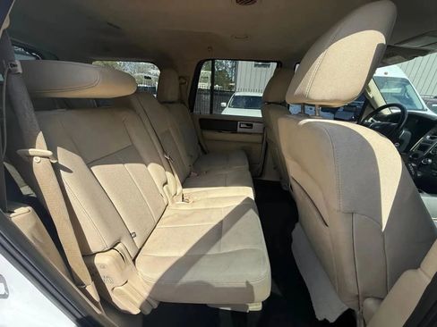 Used 2017 Ford Expedition XLT RWD image 16
