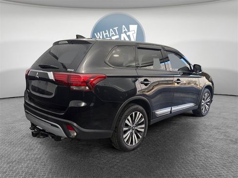 Used 2020 Mitsubishi Outlander ES image 3