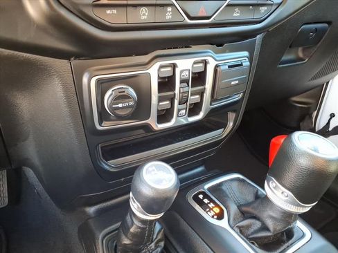 Used 2023 Jeep Gladiator Sport image 26