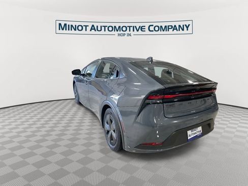 Used 2025 Toyota Prius LE FWD image 7