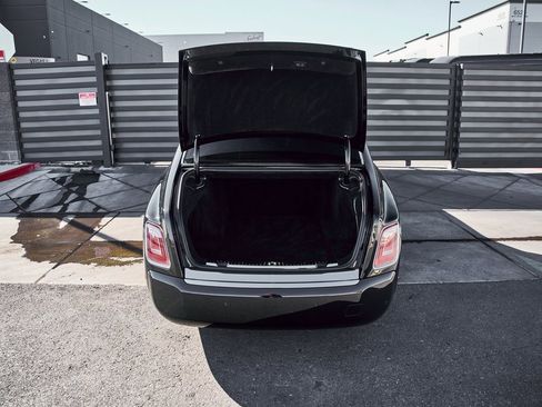 Used 2024 Rolls-Royce Phantom Sedan image 22