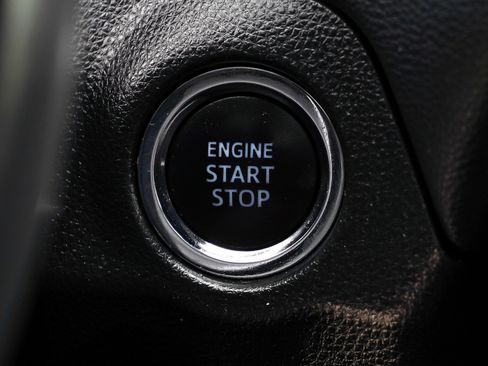 Used 2021 Toyota RAV4 Limited AWD/4WD image 40
