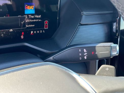 Used 2025 GMC Acadia Elevation image 20