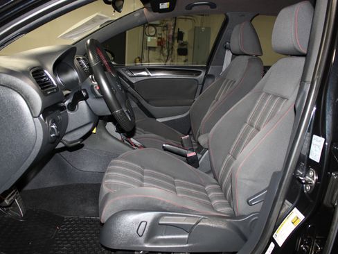 Used 2011 Volkswagen Golf 4-Door FWD image 8
