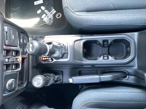 Used 2025 Jeep Wrangler Sahara image 18