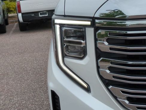 Used 2023 GMC Sierra 1500 Denali w/ Technology Package AWD/4WD image 10