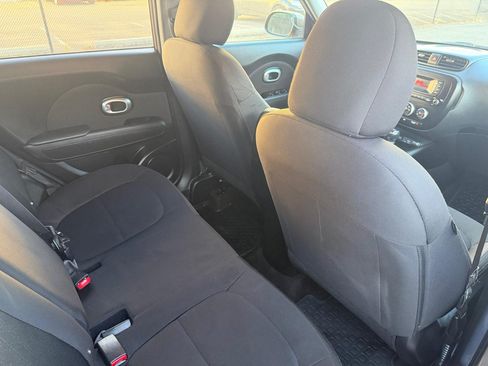 Used 2016 Kia Soul FWD image 14