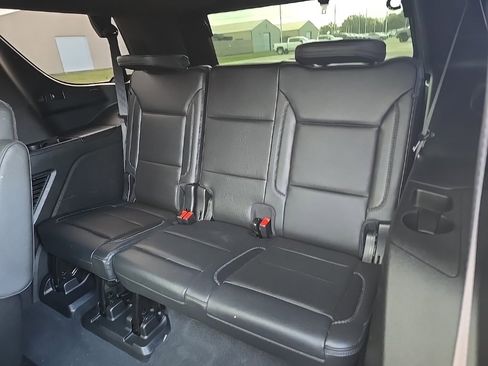 Used 2021 GMC Yukon Denali w/ Denali Premium Package image 18