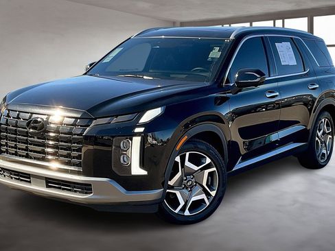 Used 2023 Hyundai Palisade Limited w/ Cargo Package image 3