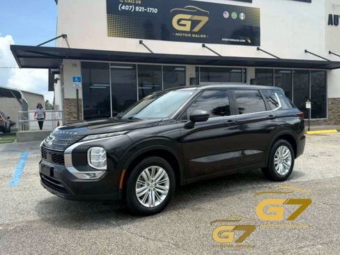Used 2022 Mitsubishi Outlander ES FWD image 1