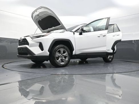Used 2025 Toyota RAV4 LE AWD/4WD image 41