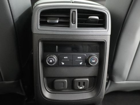 Used 2020 Buick Envision Essence FWD image 25