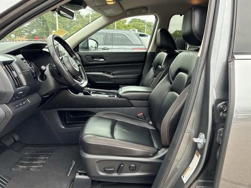 Certified 2025 Nissan Pathfinder SL AWD/4WD image 23