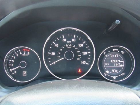 Used 2018 Honda HR-V LX image 35