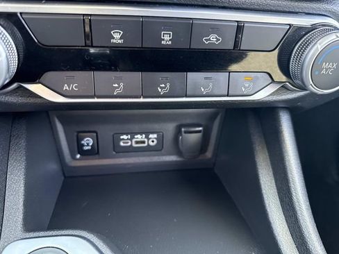 Used 2024 Nissan Sentra SV image 25