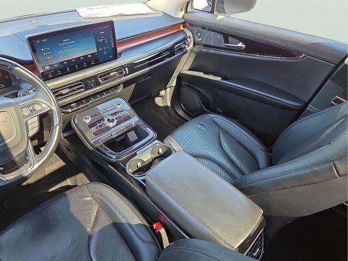 Used 2022 Lincoln Nautilus Reserve w/ Equipment Group 201A image 11