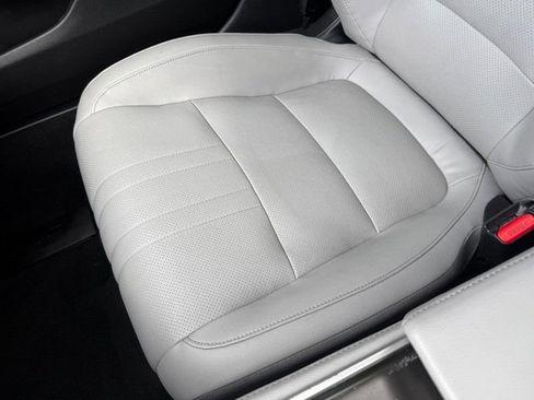 Used 2018 Honda Accord Touring image 27
