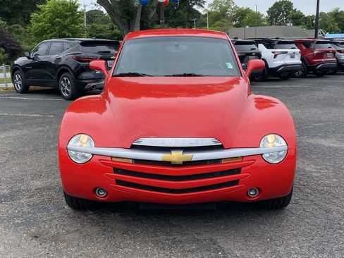 Used 2004 Chevrolet SSR w/ Preferred Equipment Group RWD image 2