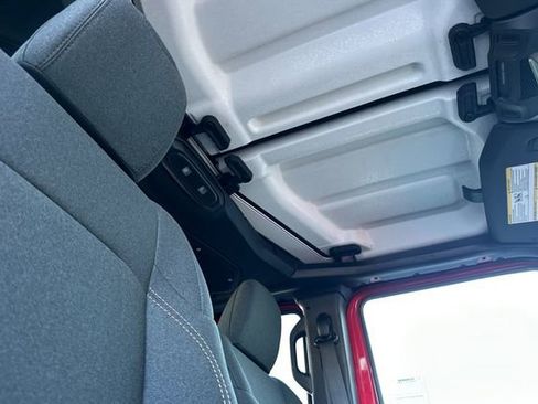 New 2026 Jeep Gladiator Sport image 17