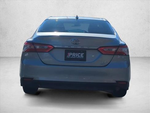 Used 2020 Toyota Camry LE image 21