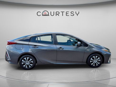 Used 2022 Toyota Prius Prime Limited FWD image 8