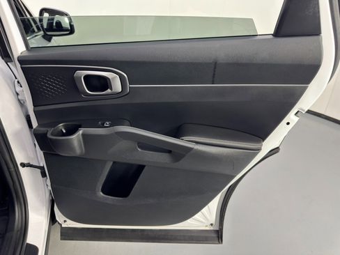 Used 2022 Kia Sorento LX image 39