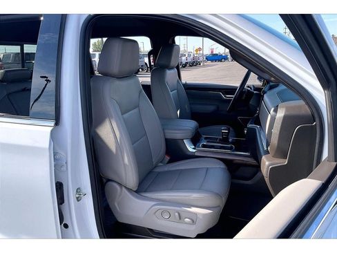 Used 2023 GMC Sierra 1500 SLT w/ SLT Premium Plus Package AWD/4WD image 8