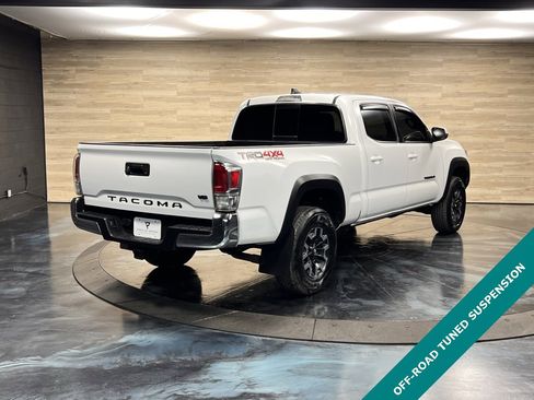 Used 2022 Toyota Tacoma TRD Off-Road image 9