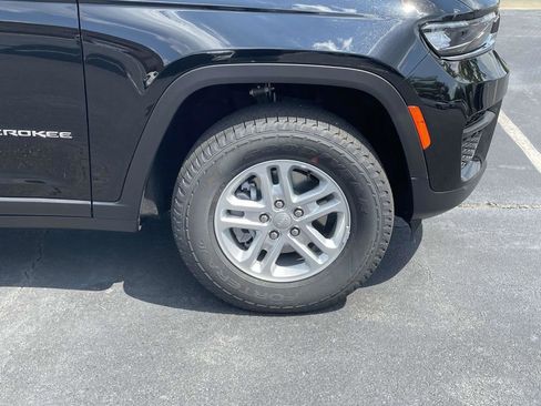 New 2025 Jeep Grand Cherokee Laredo image 33