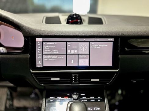 Used 2021 Porsche Cayenne w/ Driver Memory Package image 55