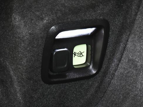 Used 2024 Chevrolet Corvette Stingray w/ Z51 Performance Package image 61