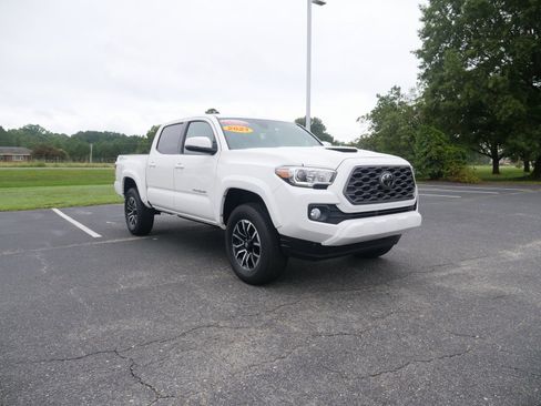 Used 2021 Toyota Tacoma TRD Sport image 9