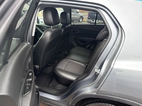Used 2019 Chevrolet Trax LT w/ LT Convenience Package image 15