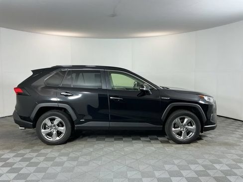 Used 2020 Toyota RAV4 Limited AWD/4WD image 4