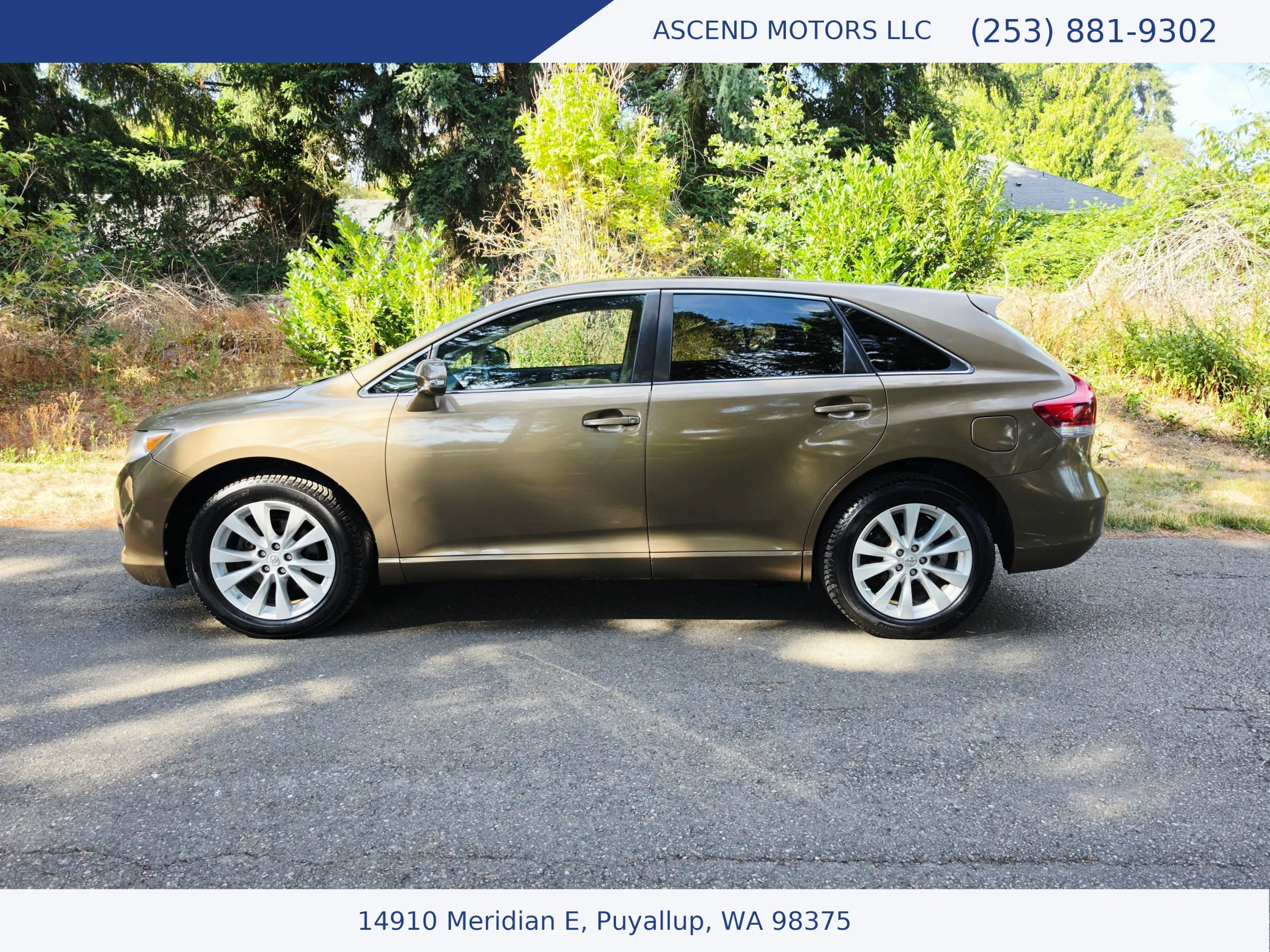 Used 2013 Toyota Venza LE w/ LE Convenience Pkg FWD image 2