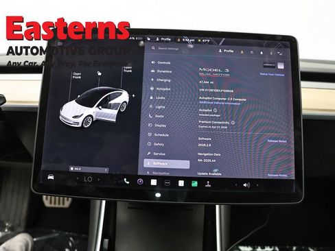 Used 2018 Tesla Model 3 Long Range image 12