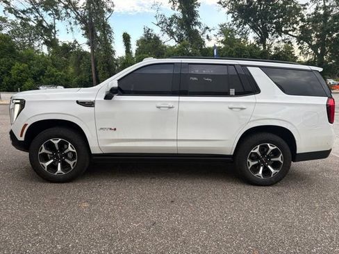 Used 2025 GMC Yukon AT4 w/ AT4 Premium Plus Package AWD/4WD image 6
