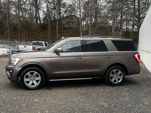 Used 2019 Ford Expedition XLT w/ Equipment Group 202A image 4