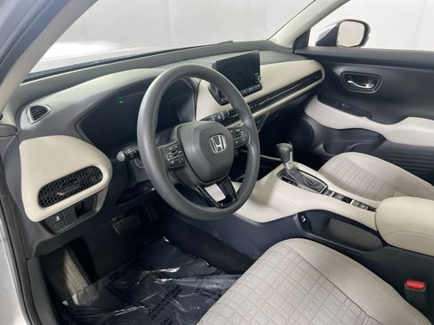 Used 2023 Honda HR-V LX image 9