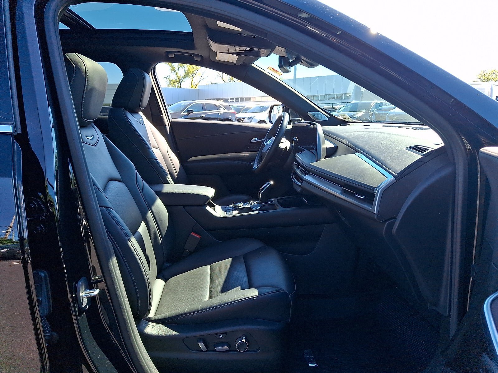Certified 2024 Cadillac XT4 Premium Luxury AWD/4WD image 21