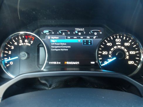 Used 2016 Ford F150 Platinum w/ Equipment Group 701A Luxury image 17