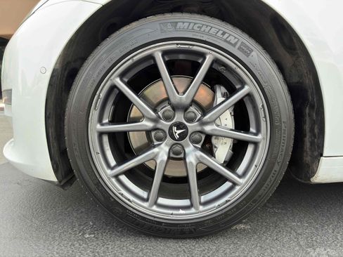 Used 2020 Tesla Model 3 Standard Range Plus image 12