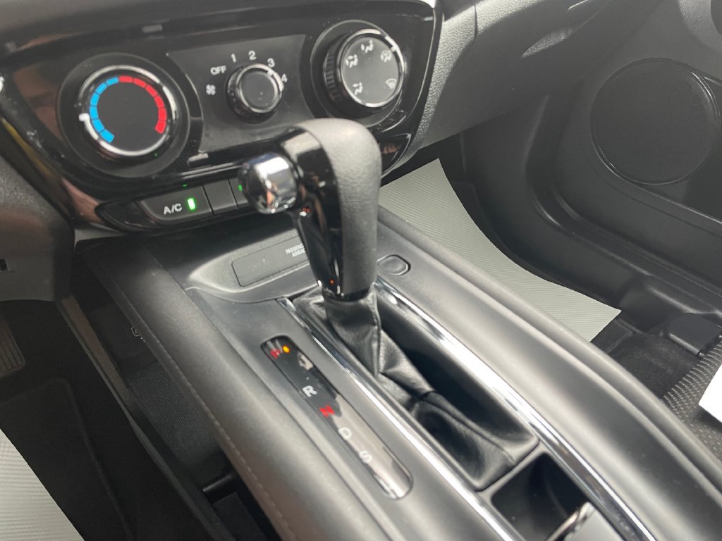 Used 2021 Honda HR-V LX image 34