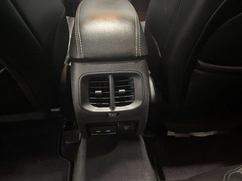Used 2019 Jeep Cherokee Limited AWD/4WD image 22
