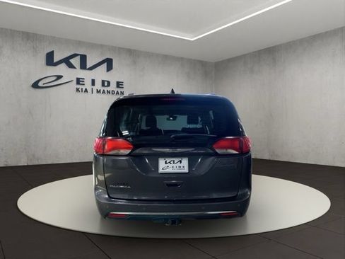 Used 2020 Chrysler Pacifica Touring-L Plus FWD image 11