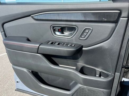 Used 2025 Honda Pilot Black Edition image 26