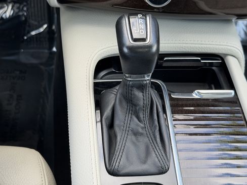 Used 2017 Volvo XC90 T6 Momentum w/ Vision Package image 28