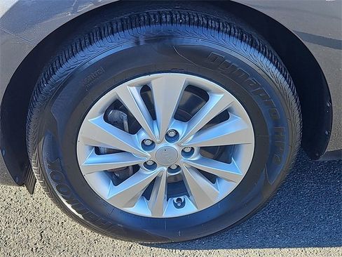 Used 2016 Kia Sedona LX w/ LX Convenience Package image 7